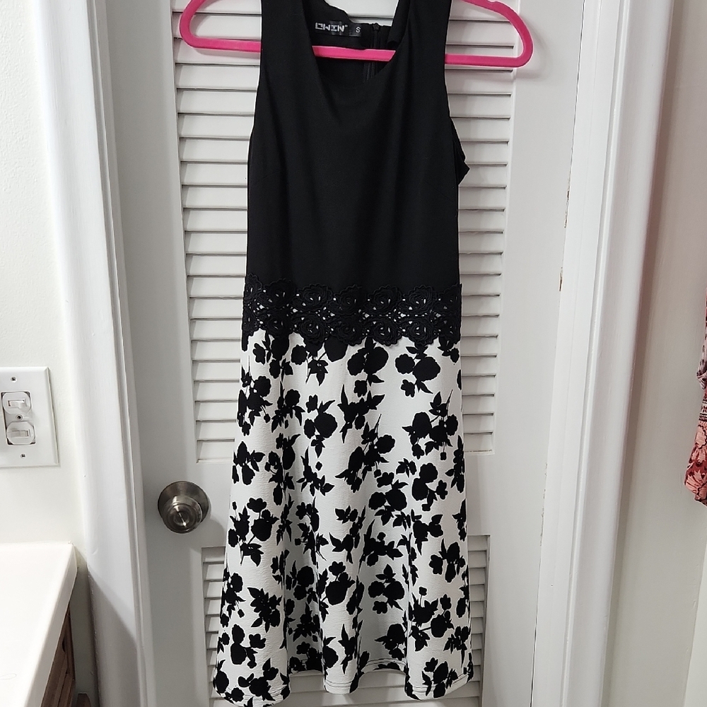 Black and White  Beautiful Floral Mini Dress